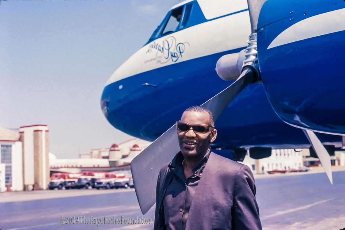 Ray Charles with his aircraft, Ray Charles